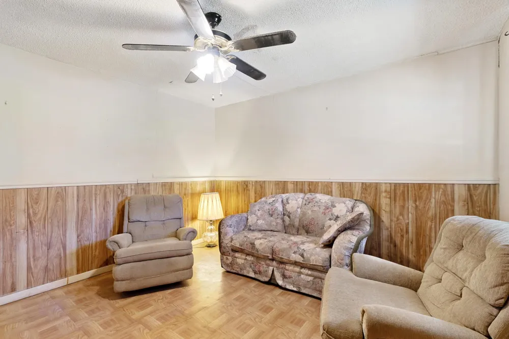 202 4th Street NW Paris, TX 75460