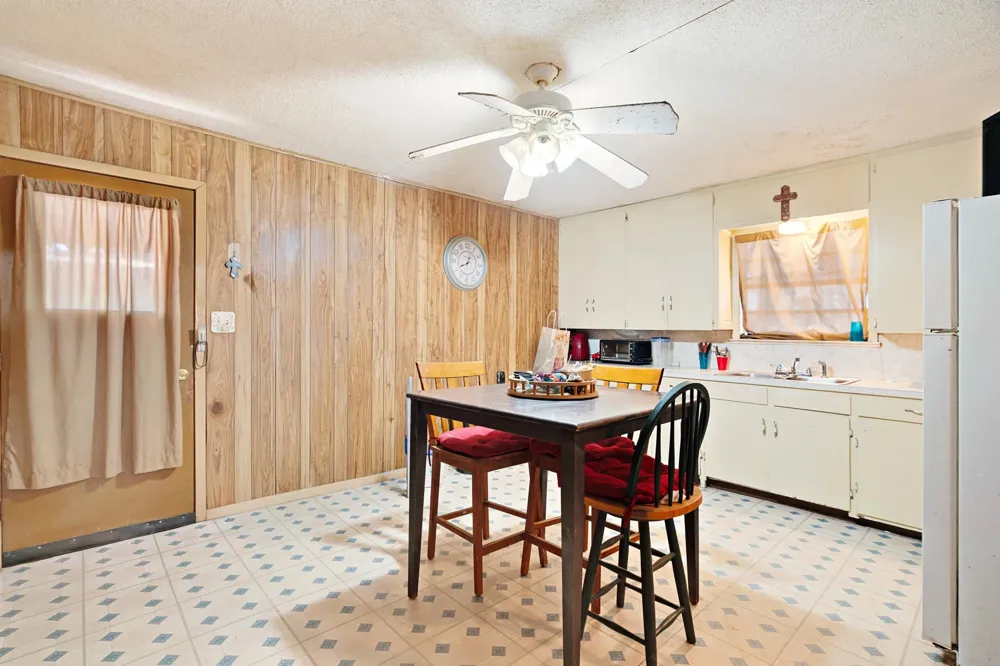 202 4th Street NW Paris, TX 75460