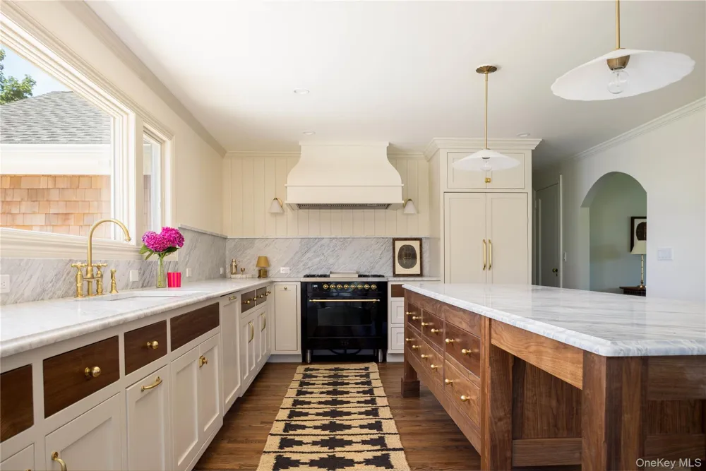 605 Cedar Drive Southold, NY 11971