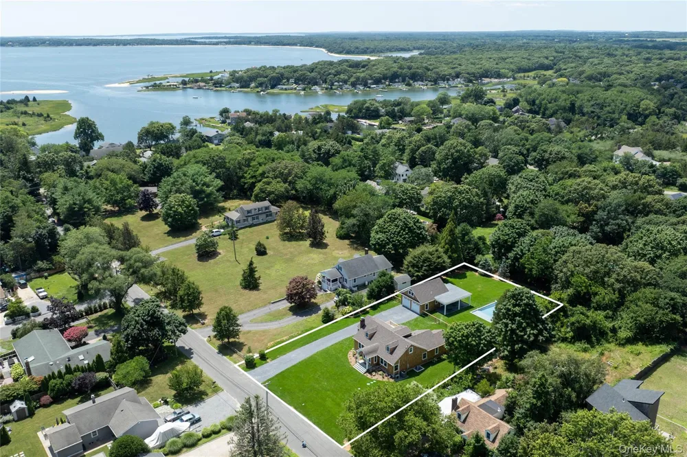605 Cedar Drive Southold, NY 11971
