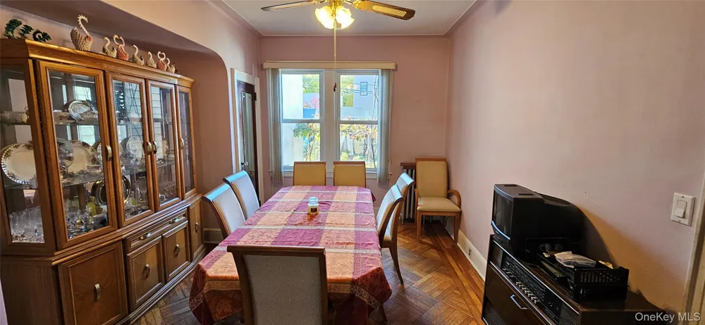 78-54 75th Street Glendale, NY 11385