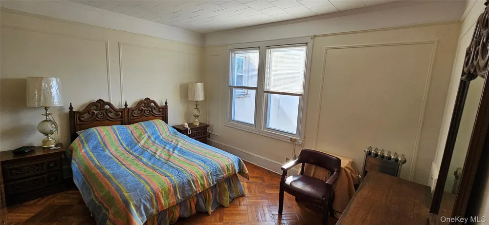 78-54 75th Street Glendale, NY 11385