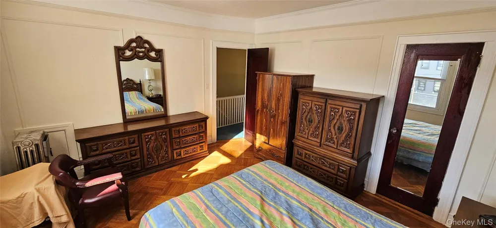 78-54 75th Street Glendale, NY 11385