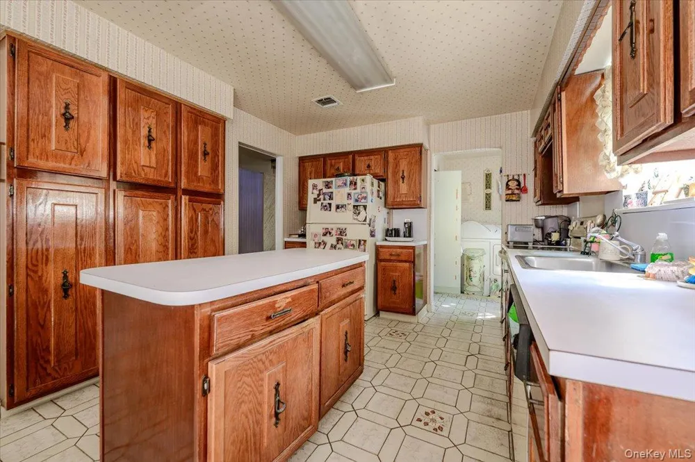 719 Hungry Harbor Road Valley Stream, NY 11581