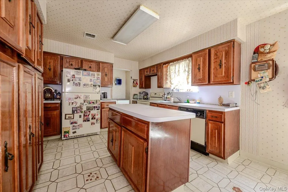 719 Hungry Harbor Road Valley Stream, NY 11581