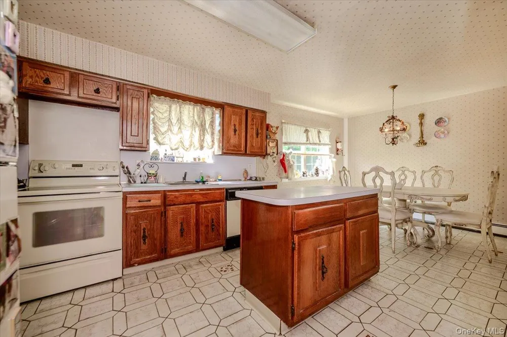 719 Hungry Harbor Road Valley Stream, NY 11581