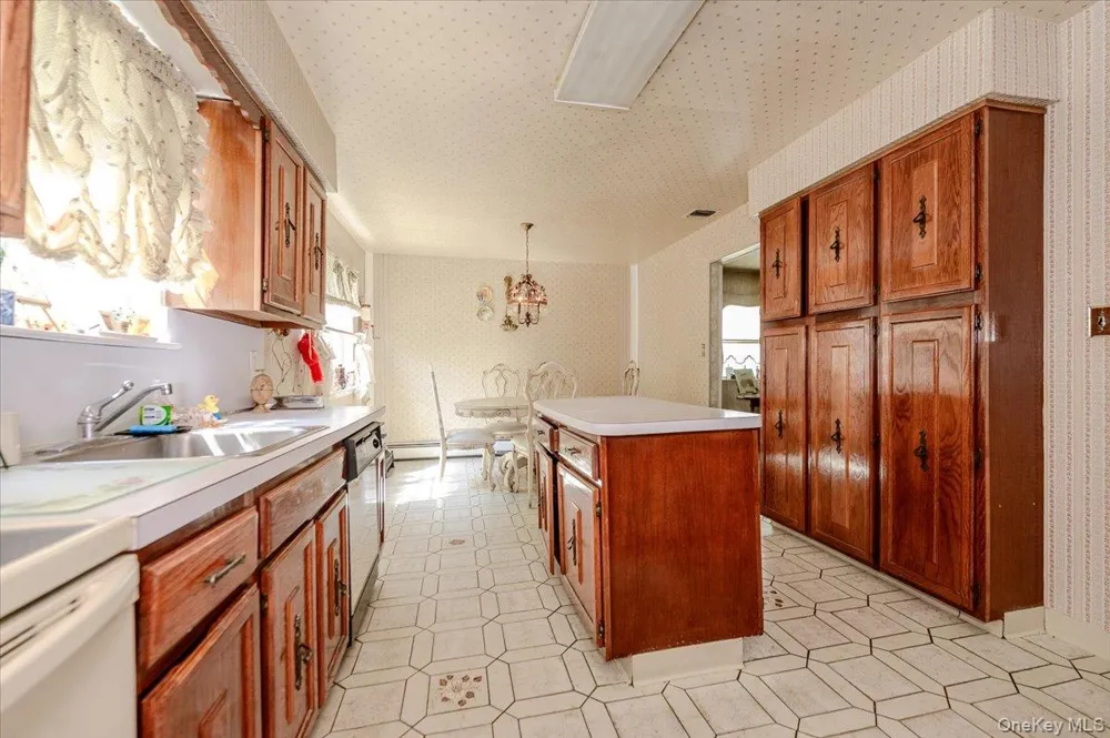 719 Hungry Harbor Road Valley Stream, NY 11581