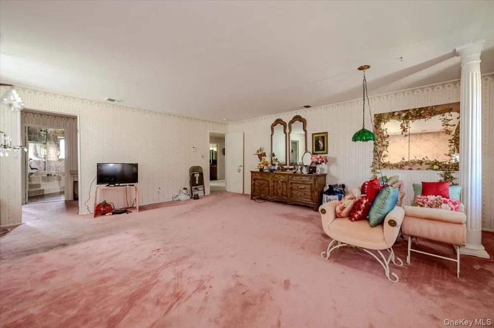 719 Hungry Harbor Road Valley Stream, NY 11581