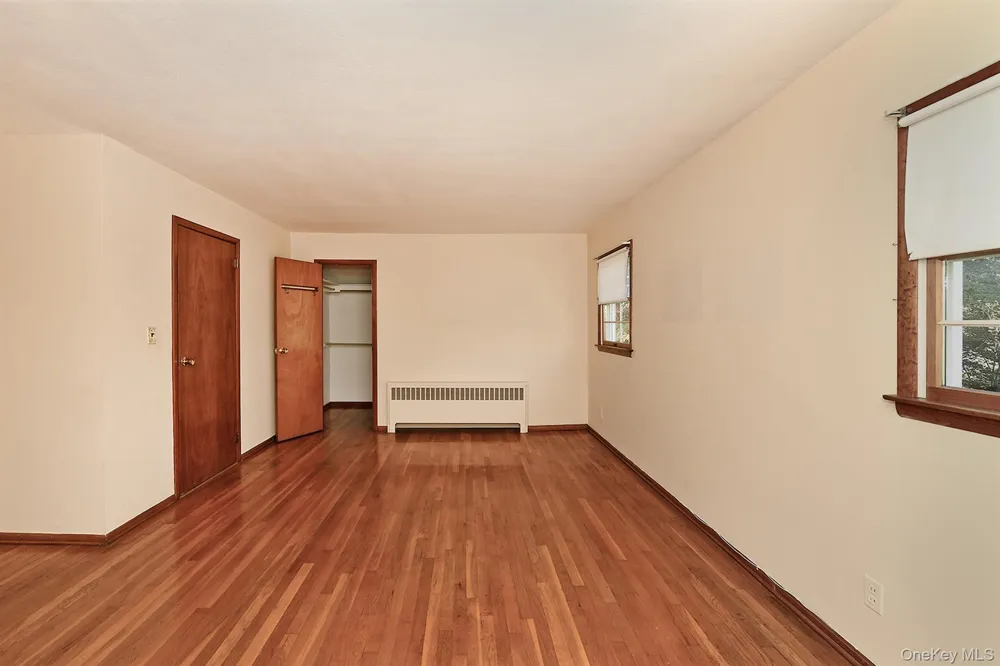 20 Brook Lane Smithtown, NY 11787