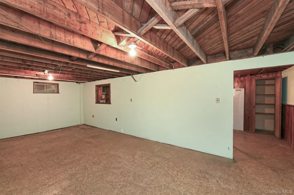 20 Brook Lane Smithtown, NY 11787