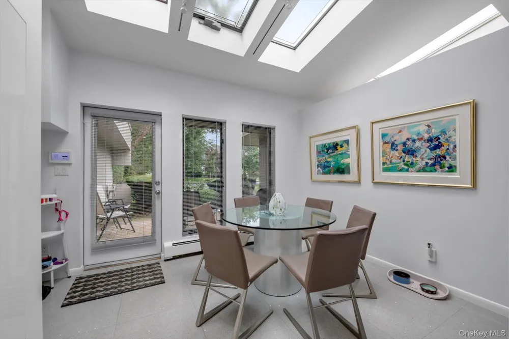 57 Parkway Drive Roslyn Heights, NY 11577