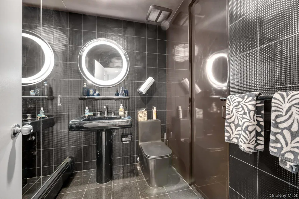57 Parkway Drive Roslyn Heights, NY 11577