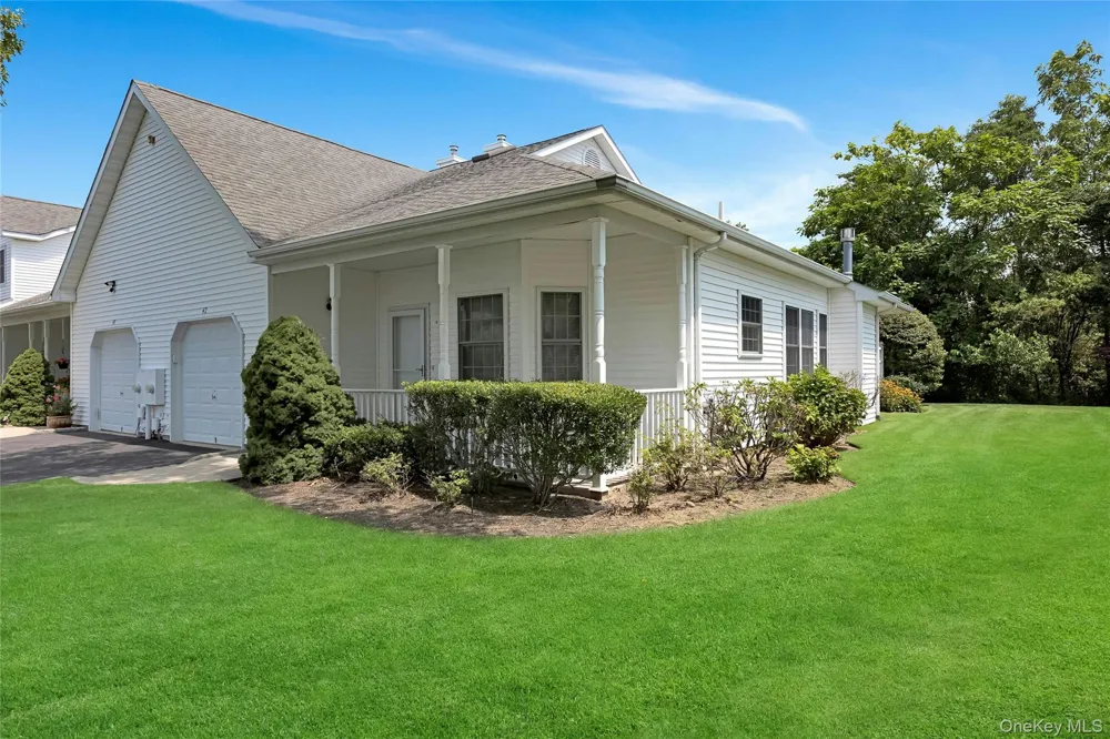 42 Oyster Cove Lane Blue Point, NY 11715