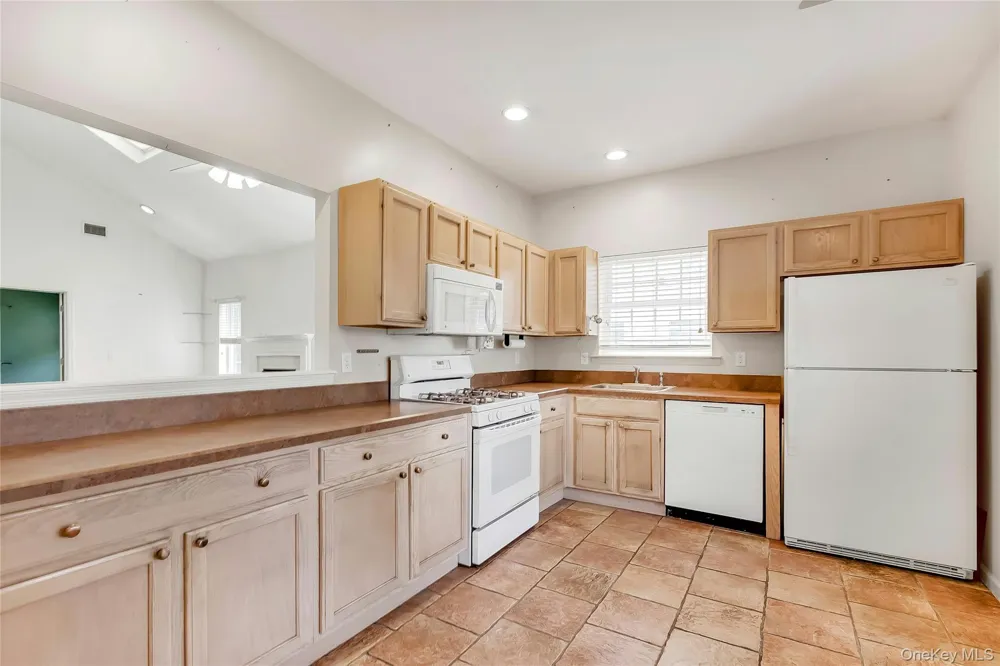 42 Oyster Cove Lane Blue Point, NY 11715