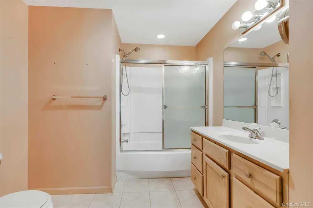 42 Oyster Cove Lane Blue Point, NY 11715