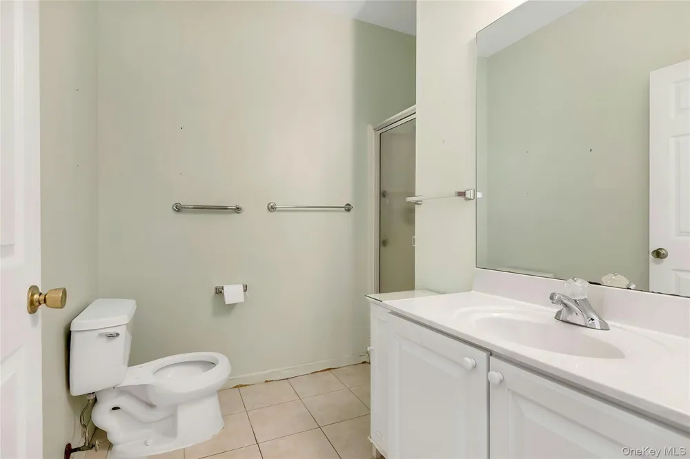 42 Oyster Cove Lane Blue Point, NY 11715