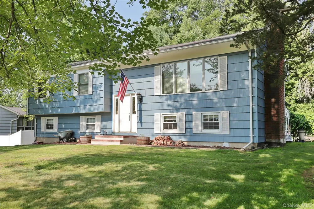 561 Babbling Brook Lane Valley Cottage, NY 10989