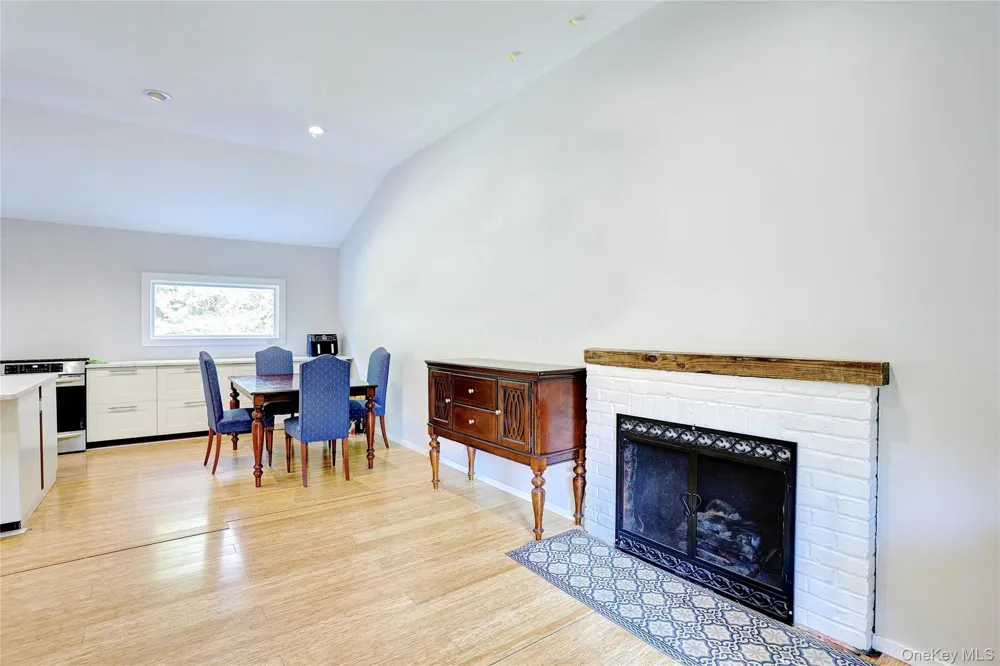 561 Babbling Brook Lane Valley Cottage, NY 10989