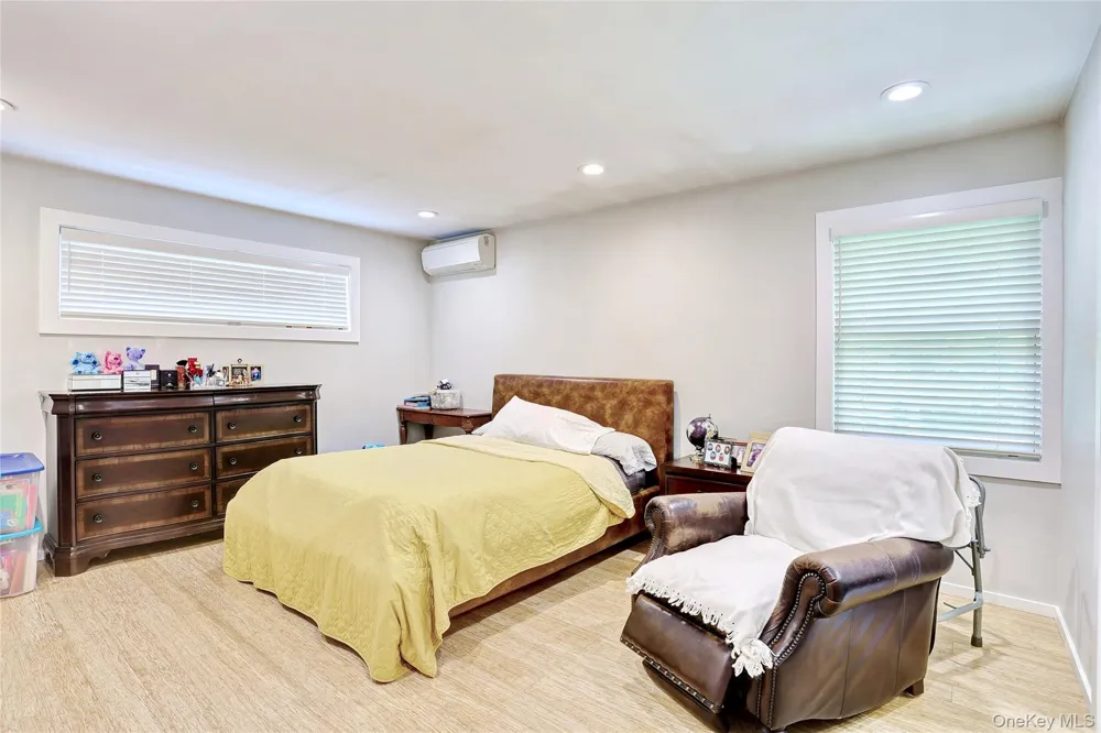 561 Babbling Brook Lane Valley Cottage, NY 10989