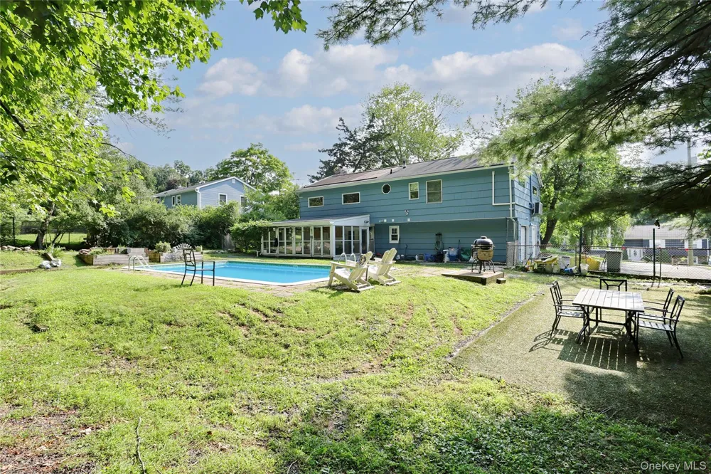 561 Babbling Brook Lane Valley Cottage, NY 10989