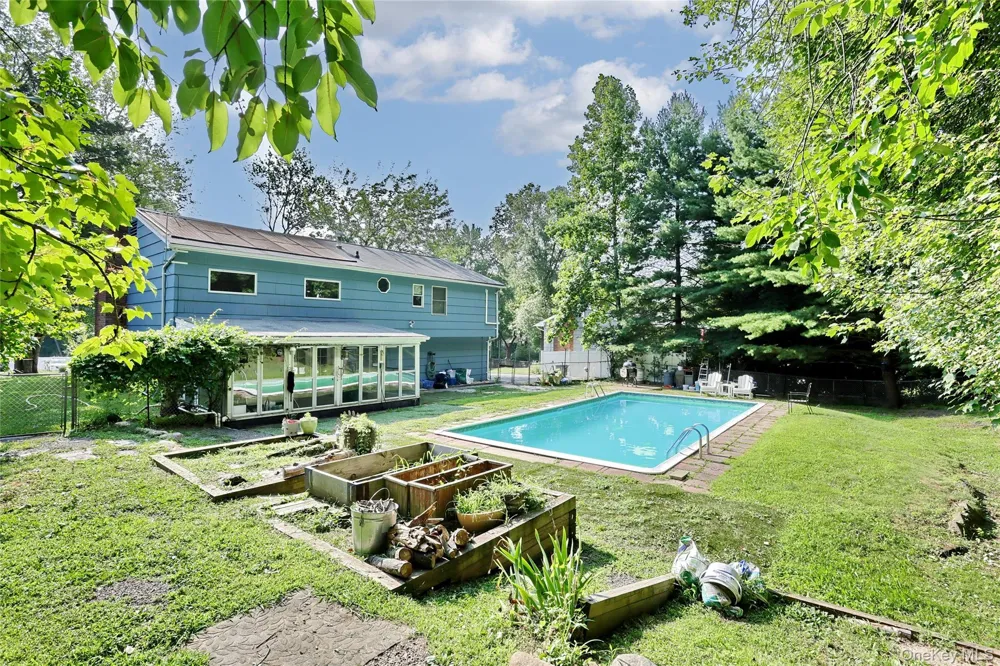 561 Babbling Brook Lane Valley Cottage, NY 10989