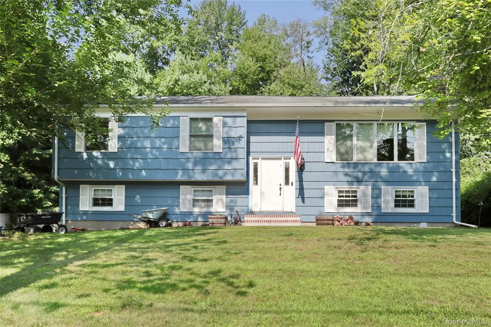 561 Babbling Brook Lane Valley Cottage, NY 10989