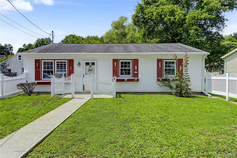 38 Seely Street Walden, NY 12586