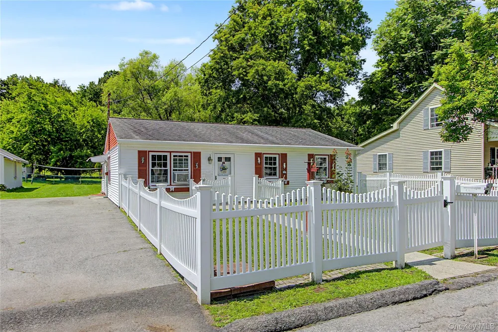 38 Seely Street Walden, NY 12586