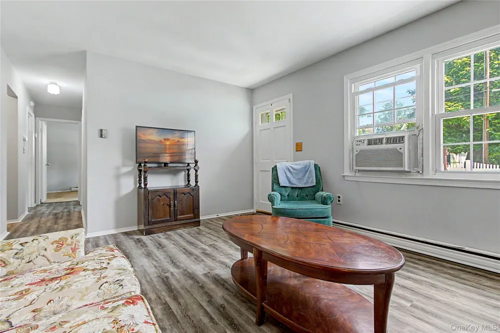 38 Seely Street Walden, NY 12586