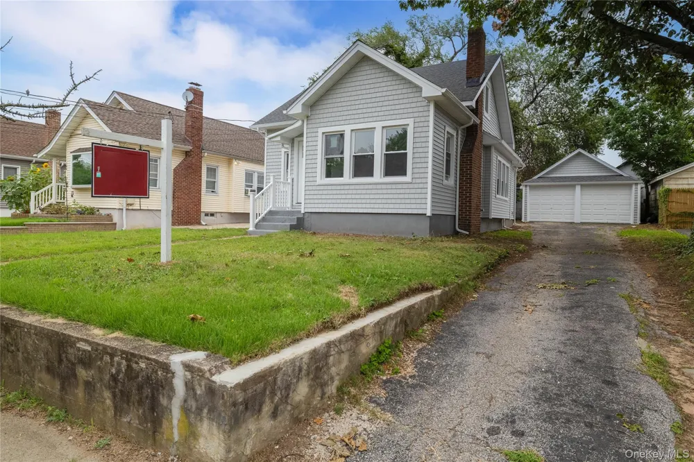 171 S Brookside Avenue Freeport, NY 11520