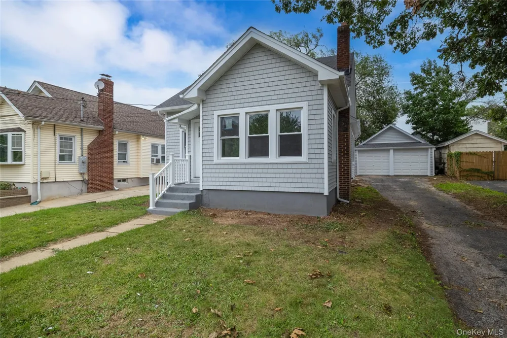 171 S Brookside Avenue Freeport, NY 11520