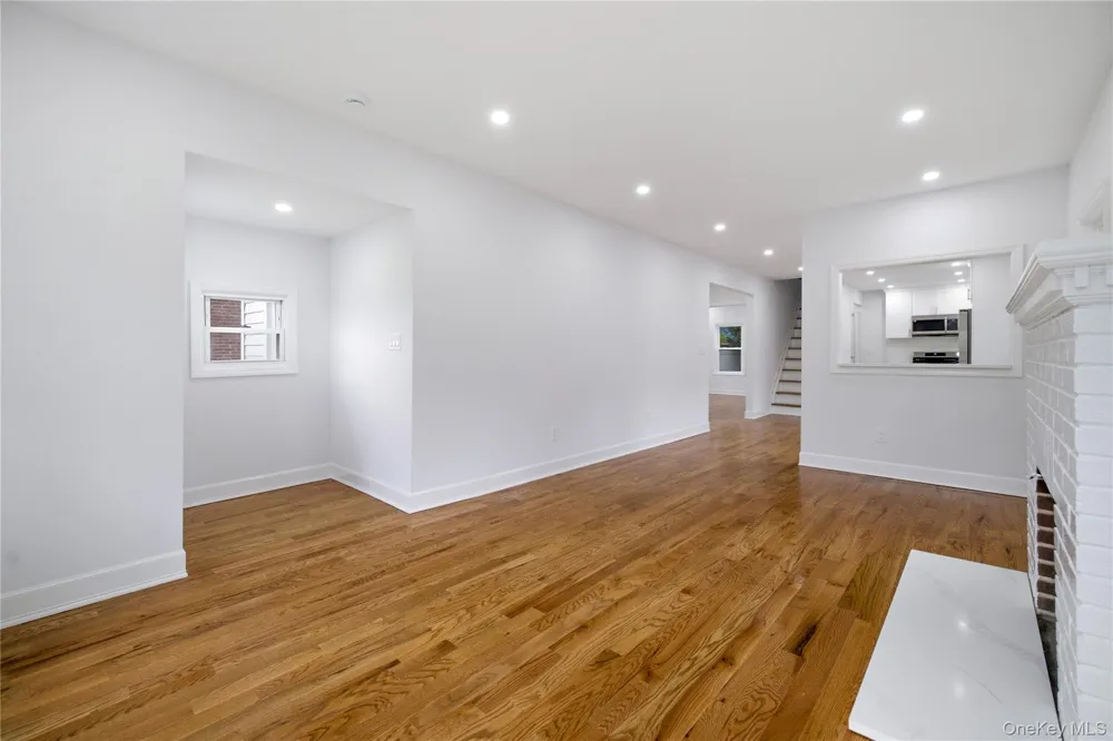 171 S Brookside Avenue Freeport, NY 11520