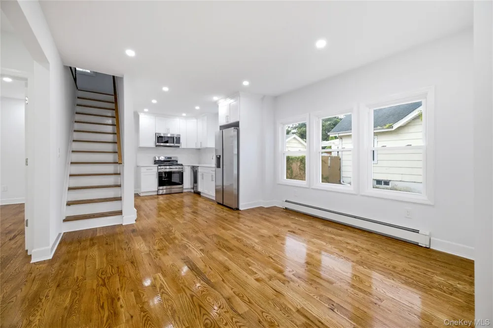 171 S Brookside Avenue Freeport, NY 11520