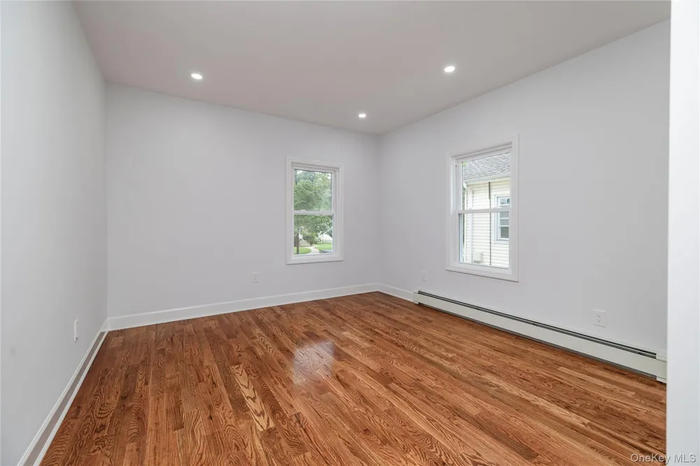 171 S Brookside Avenue Freeport, NY 11520