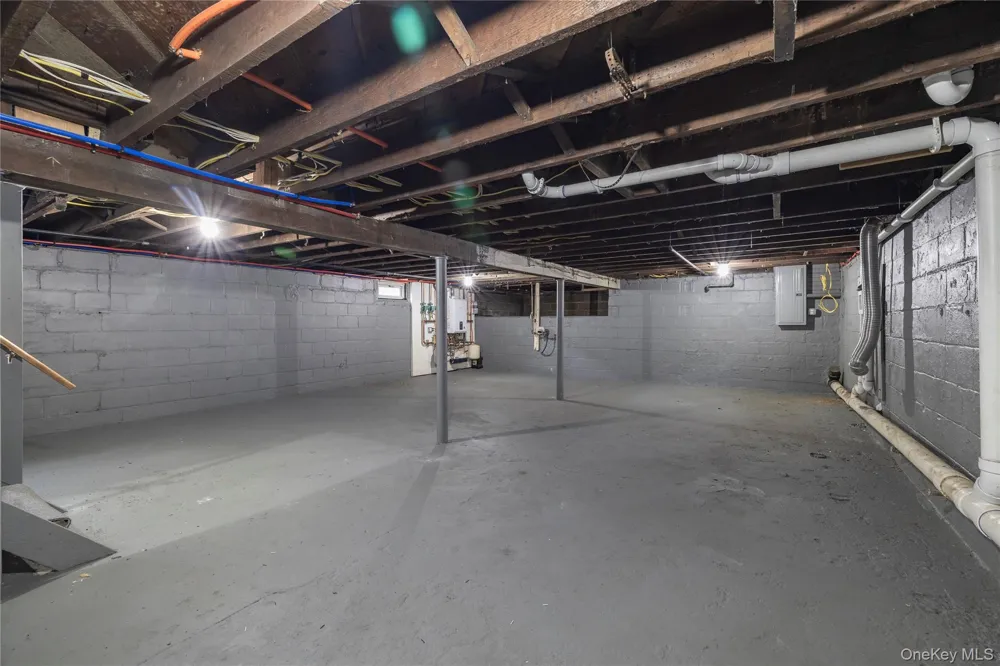 171 S Brookside Avenue Freeport, NY 11520