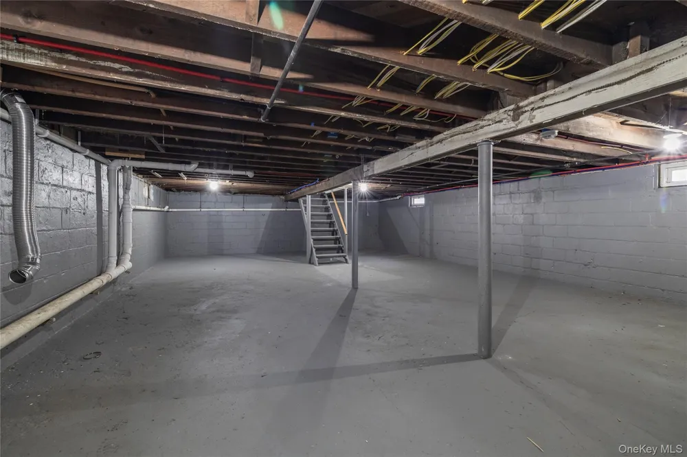 171 S Brookside Avenue Freeport, NY 11520