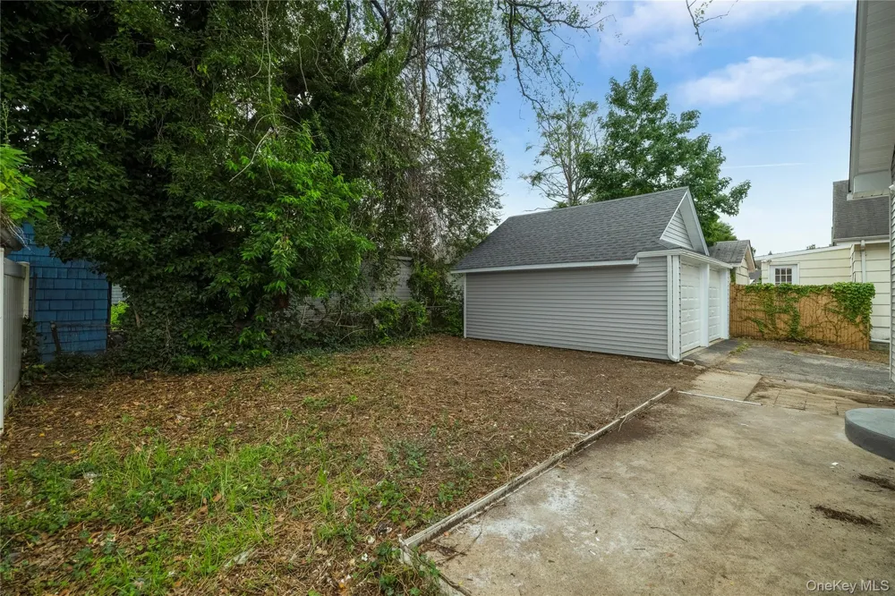 171 S Brookside Avenue Freeport, NY 11520