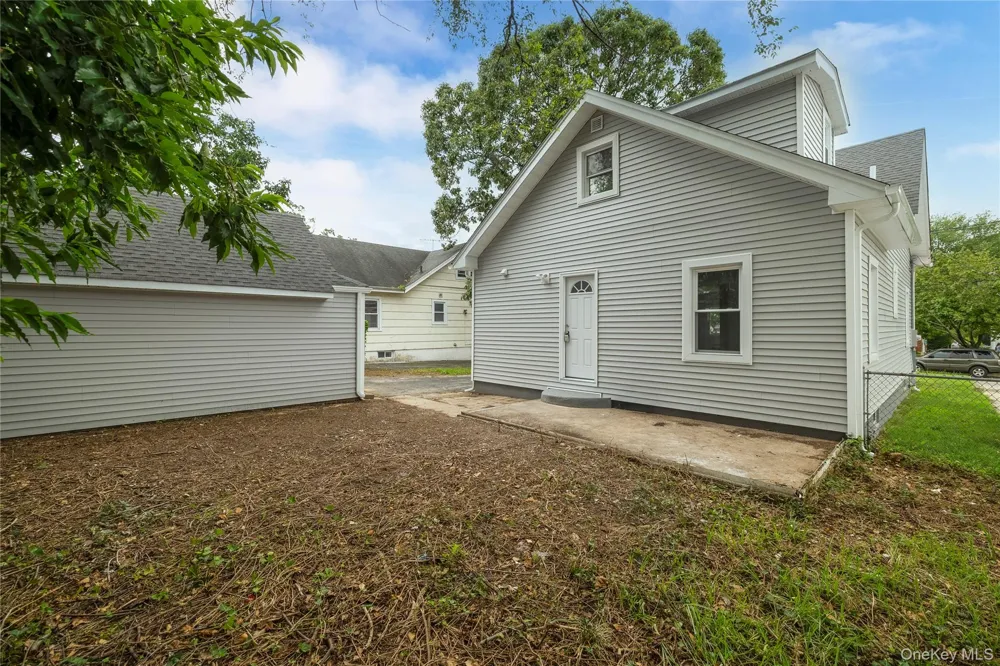 171 S Brookside Avenue Freeport, NY 11520