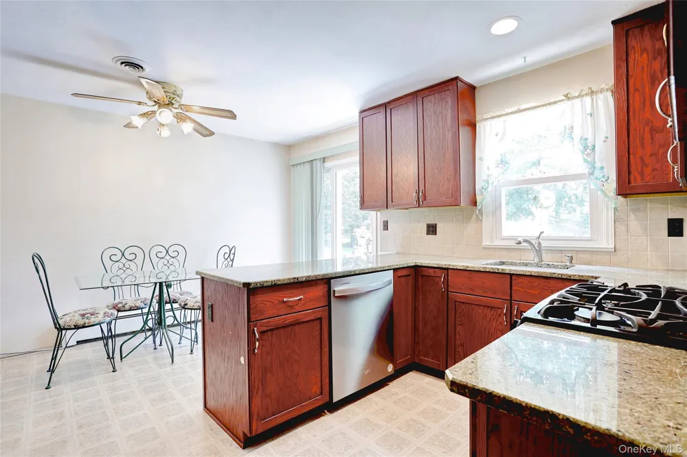 33 Tor View Avenue New City, NY 10956