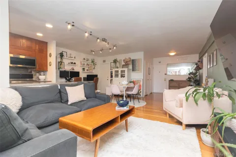 12 Westchester Avenue #2J