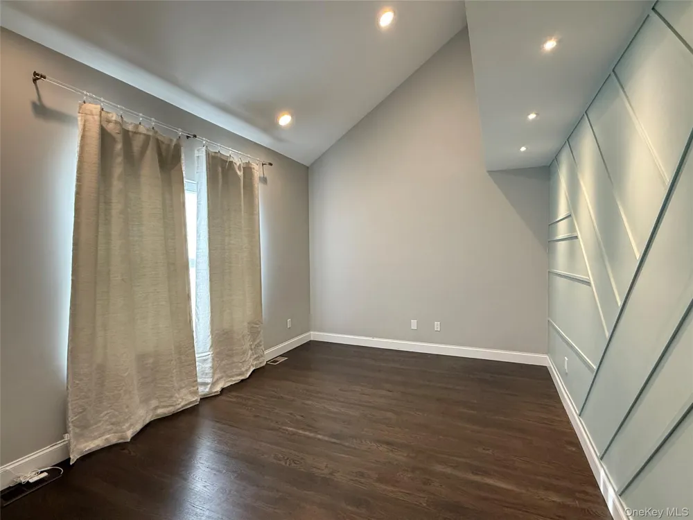 318 Cross Street #2 Westbury, NY 11590
