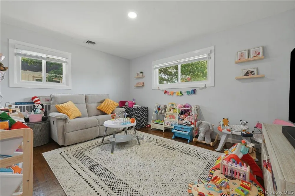 672 Anderson Avenue Franklin Square, NY 11010