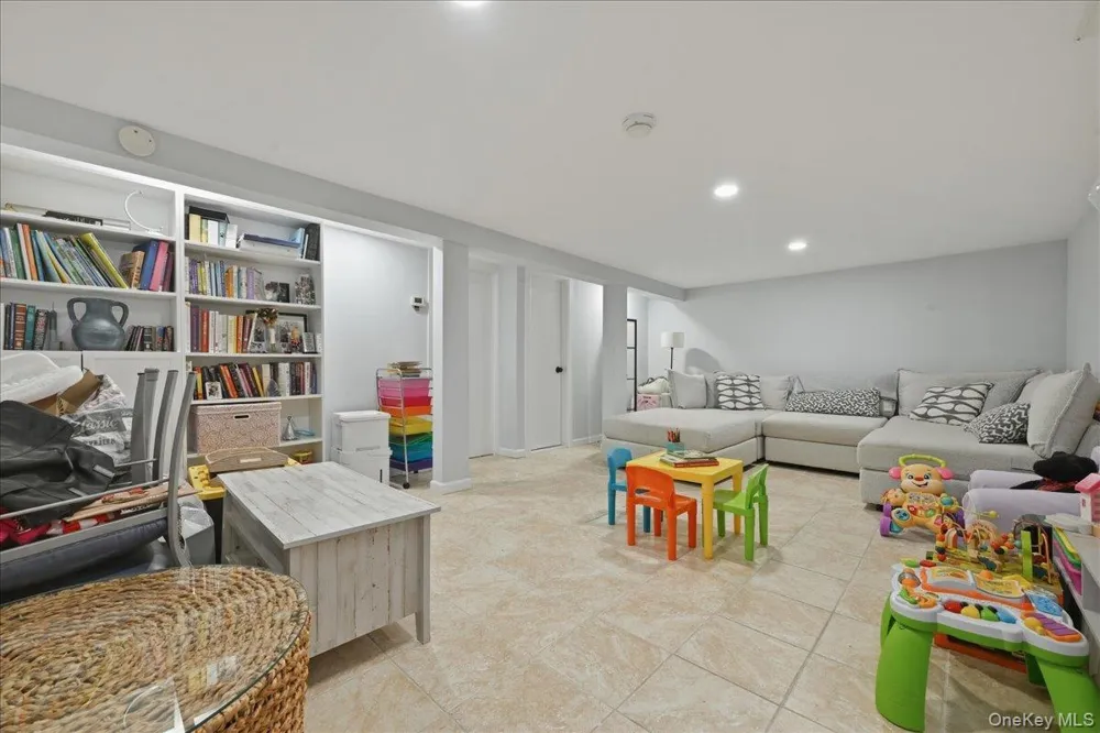 672 Anderson Avenue Franklin Square, NY 11010