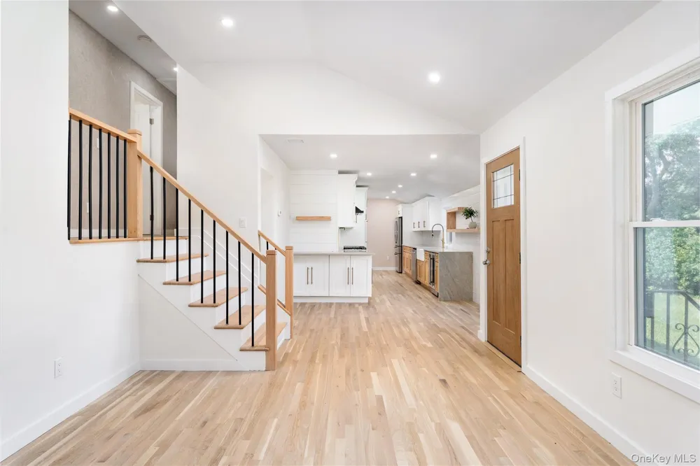 933 Thompson Drive Bay Shore, NY 11706