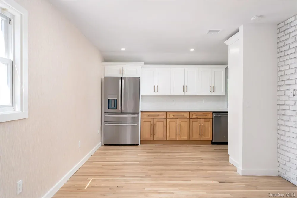 933 Thompson Drive Bay Shore, NY 11706