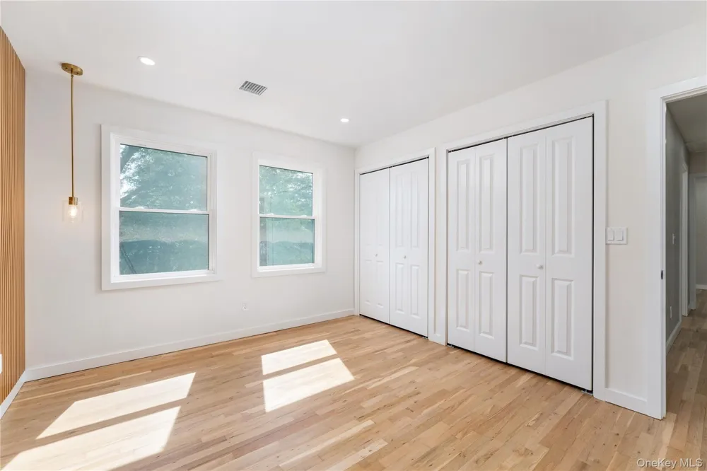 933 Thompson Drive Bay Shore, NY 11706