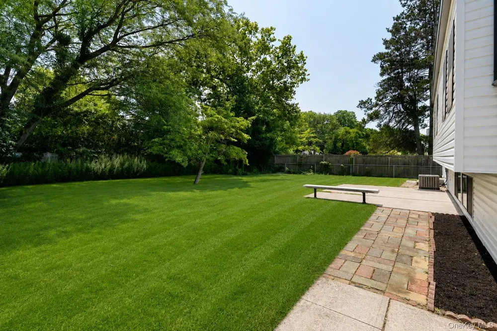 933 Thompson Drive Bay Shore, NY 11706