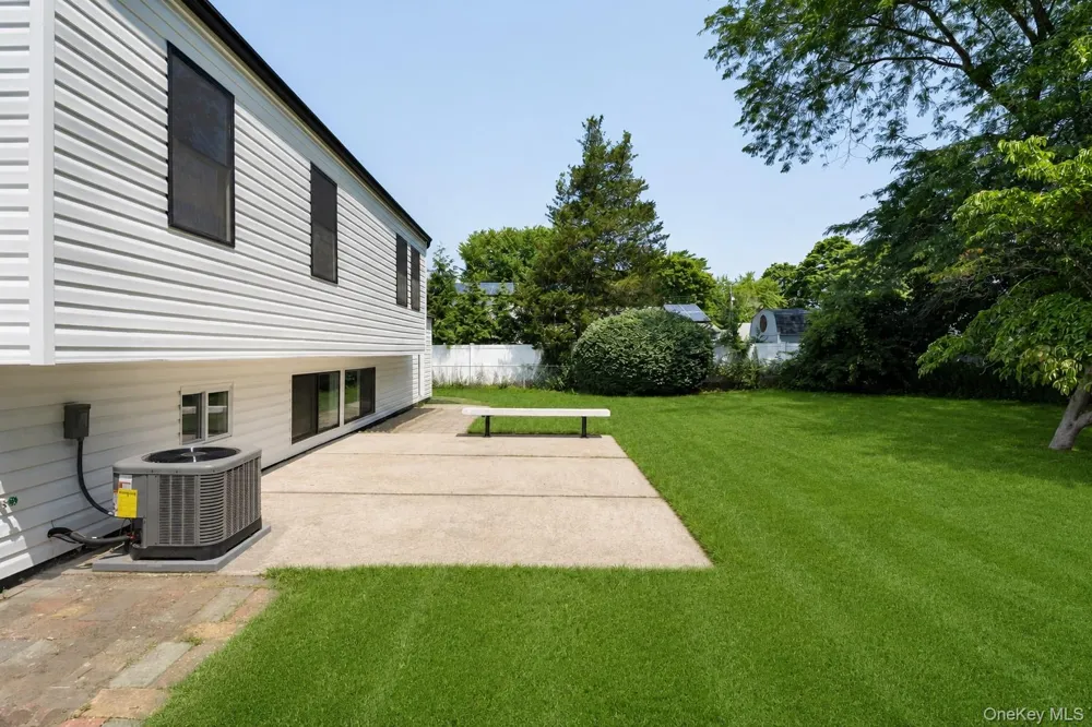 933 Thompson Drive Bay Shore, NY 11706