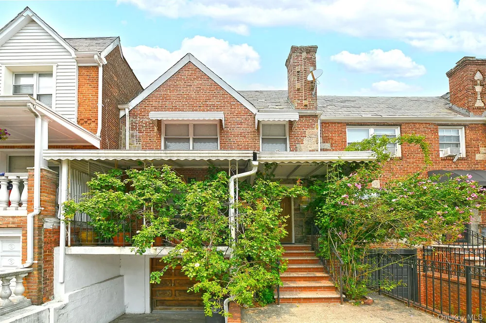 3250 32nd Street Astoria, NY 11106
