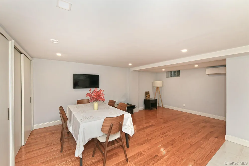 3250 32nd Street Astoria, NY 11106